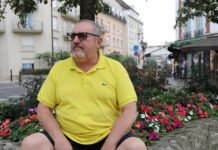 “Je ne m’imaginais pas derrière les barreaux” : l’opposant russe Boris Nadejdine, ciblé par le pouvoir judiciaire, raconte sa fuite “bouleversante” jusqu’en France